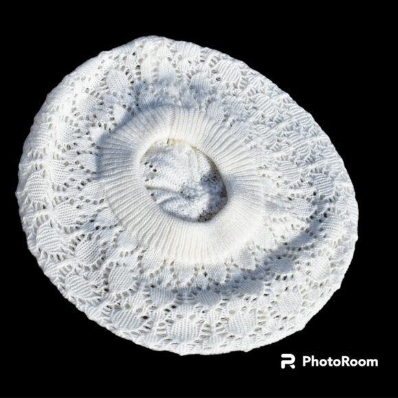 FREE GIFT W/PURCHASE OF $10+! Women’s Knit Beret - Picture 3 of 4